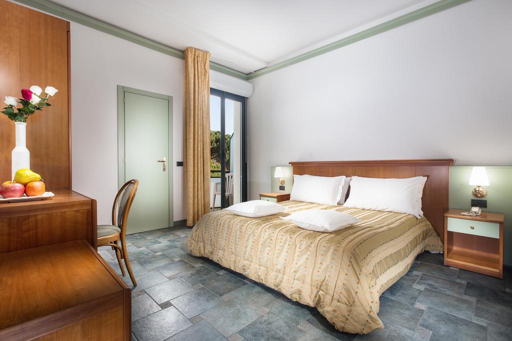 Hotel Zeus Cesenatico Phòng bức ảnh